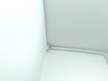 Selena – webcam model profile photo Image 5