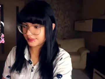 AdeleWood – webcam model profile photo Image 7