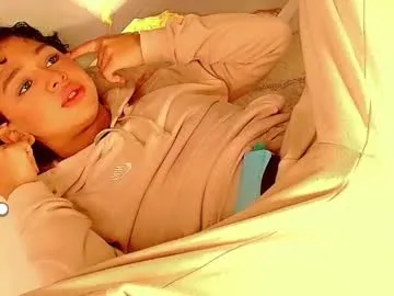 halan_jr – webcam model profile photo Image 9