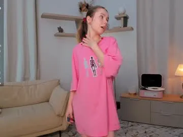 littlejennifer18 – webcam model profile photo Image 17