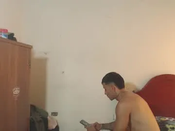 petites_perles – webcam model profile photo Image 14