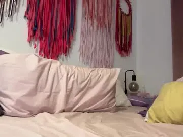 chillbicrew – webcam model profile photo Image 19