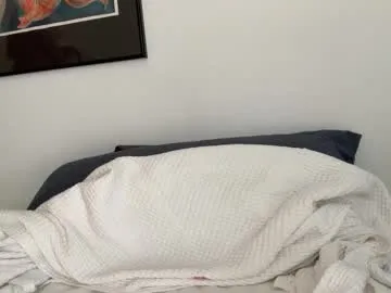 chillbicrew – webcam model profile photo Image 9