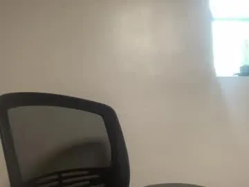 caseykissesxoxo – webcam model profile photo Image 2