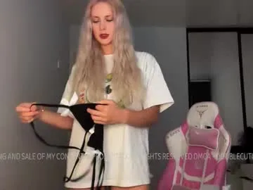 pinkypuppa – webcam model profile photo Image 9