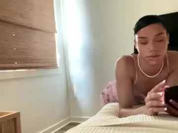 petites_perles – webcam model profile photo Image 3