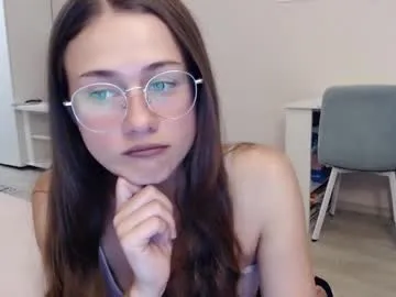 bright_diamonds_054 – webcam model profile photo Image 12