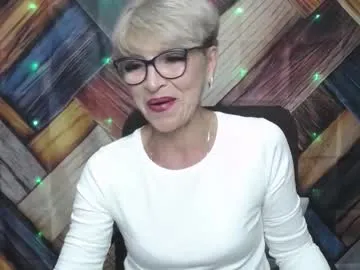 ChloeNova – webcam model profile photo Image 14