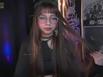 AmelieGray – webcam model profile photo Image 2