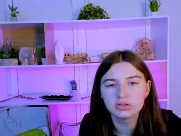 littlejennifer18 – webcam model profile photo Image 3