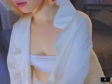 HellenSuric – webcam model profile photo Image 8