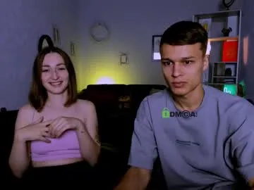 kinkyfriedchicks_ – webcam model profile photo Image 11