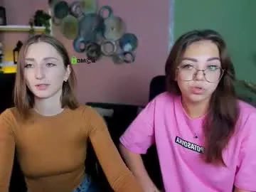 kinkyfriedchicks_ – webcam model profile photo Image 16