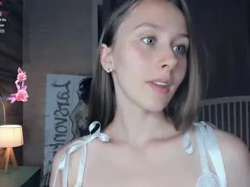 littlejennifer18 – webcam model profile photo Image 6