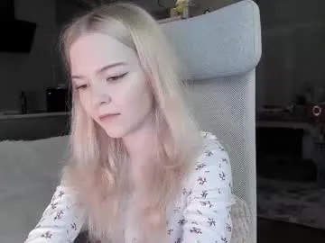 tingyan – webcam model profile photo Image 4