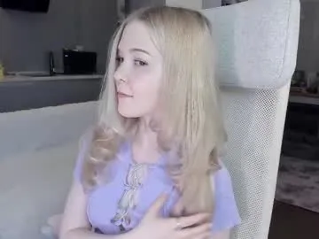 tingyan – webcam model profile photo Image 8