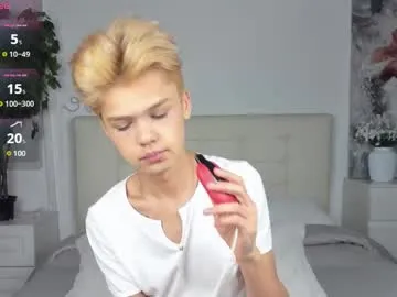 esthetics_boys – webcam model profile photo Image 4