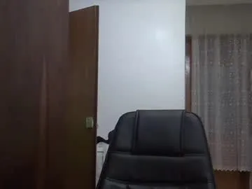 lary_holly – webcam model profile photo Image 4