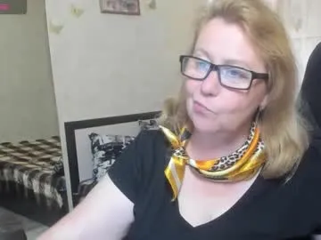 SeleneAker – webcam model profile photo Image 14