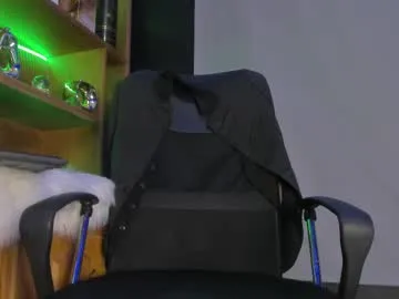 10inch_gymjunky – webcam model profile photo Image 9