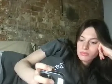 sexy_hot_friends_ – webcam model profile photo Image 15