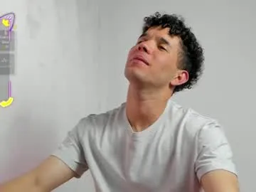 petites_perles – webcam model profile photo Image 16