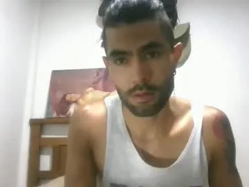 ommnia – webcam model profile photo Image 4