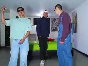 icevermilk – webcam model profile photo Image 14