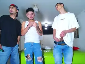 icevermilk – webcam model profile photo Image 2