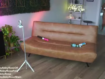 RavenFoster – webcam model profile photo Image 8