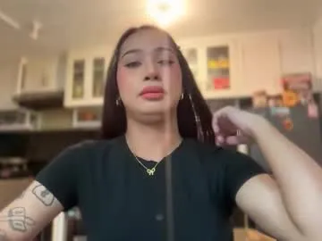 alliecrowns – webcam model profile photo Image 13