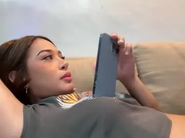 alliecrowns – webcam model profile photo Image 15