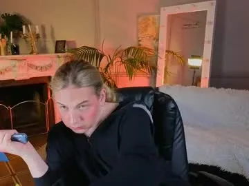 pinkypuppa – webcam model profile photo Image 14