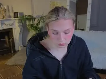 pinkypuppa – webcam model profile photo Image 15