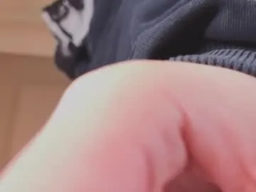 pinkypuppa – webcam model profile photo Image 9