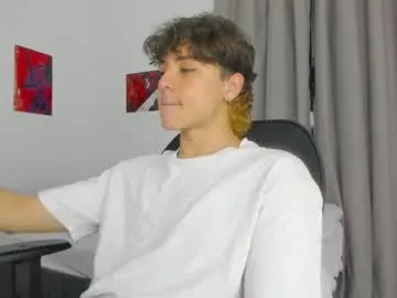 drinklinov – webcam model profile photo Image 9