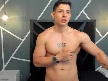 bro_friends – webcam model profile photo Image 8