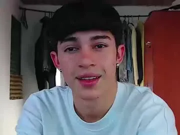 paronti – webcam model profile photo Image 12