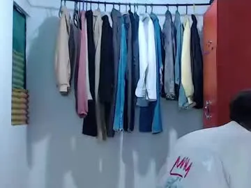 paronti – webcam model profile photo Image 14