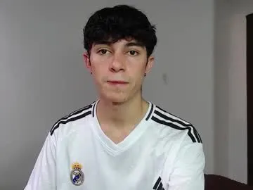 paronti – webcam model profile photo Image 16