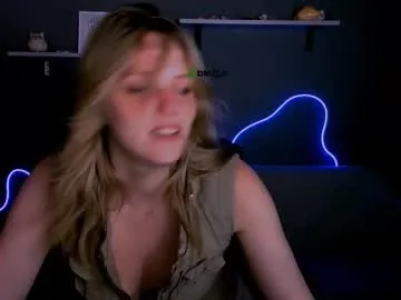 your_dolls – webcam model profile photo Image 3