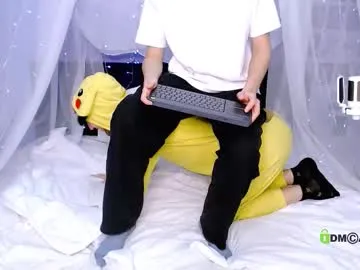 bro_friends – webcam model profile photo Image 8