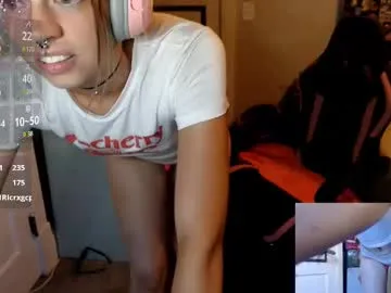 denobluora – webcam model profile photo Image 5