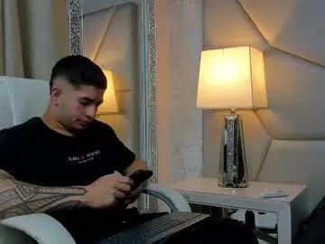 sexy_hot_friends_ – webcam model profile photo Image 3