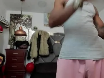 straight__friends – webcam model profile photo Image 16