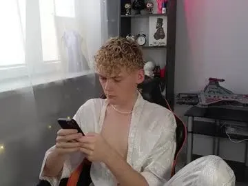 dreamsgirl18 – webcam model profile photo Image 8