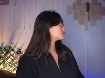 bright_diamonds_054 – webcam model profile photo Image 14