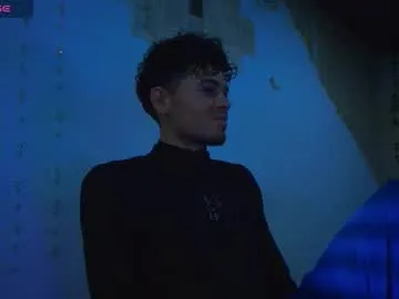 bright_diamonds_054 – webcam model profile photo Image 18