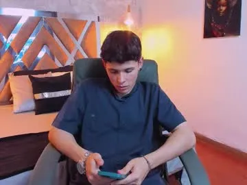 fitcurvyman4fun_69 – webcam model profile photo Image 11