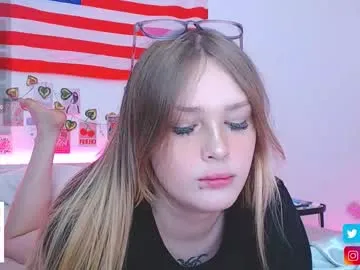 lavetax – webcam model profile photo Image 7